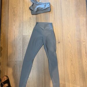 ALO Yoga set High-Waist Leggings and sports bra in Slate Blue Gray